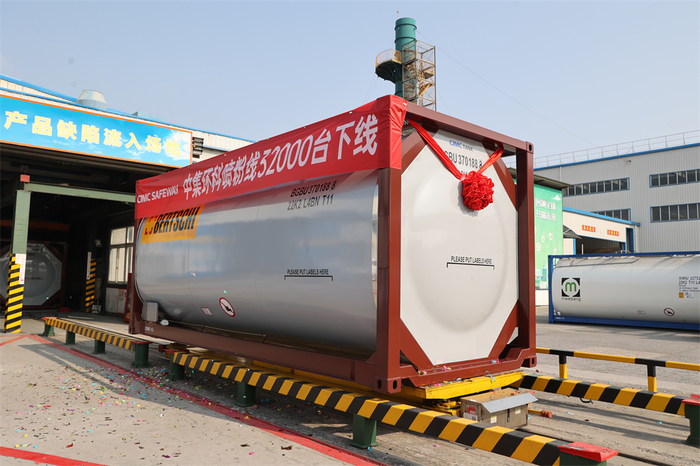 ������ɫ���� ��д������ƪ  ����K1������ĩ��Ϳ�ߵ�32000̨����������ʽԲ������